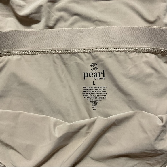 NWT 2 PACK OF WOMENS PANTIES PEARL BY VENUSE HI CUT THIGH SIZE LARGE GREAT GIFT - Picture 2 of 2